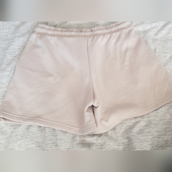 NWOT AYBL tan shorts size medium - Picture 3 of 5